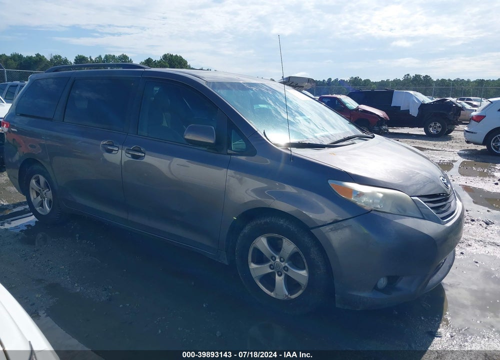 2013 TOYOTA SIENNA LE V6 8 PASSENGER VIN: 5TDKK3DC4DS390029