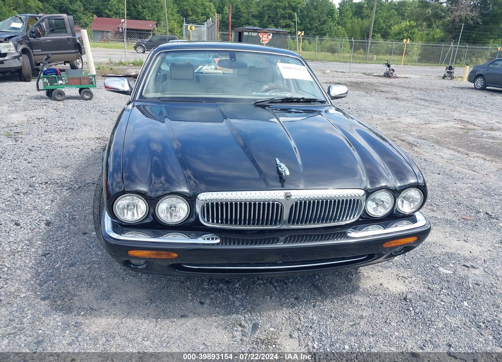 2001 JAGUAR XJ8 VANDEN PLAS VIN: SAJDA24C81LF21728