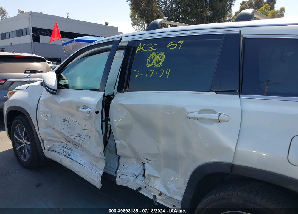 2018 TOYOTA HIGHLANDER XLE VIN: 5TDKZRFH7JS535289