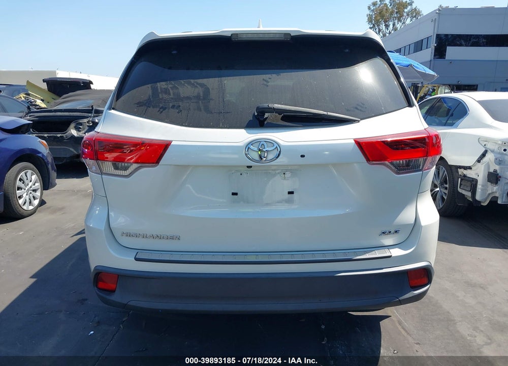 2018 TOYOTA HIGHLANDER XLE VIN: 5TDKZRFH7JS535289