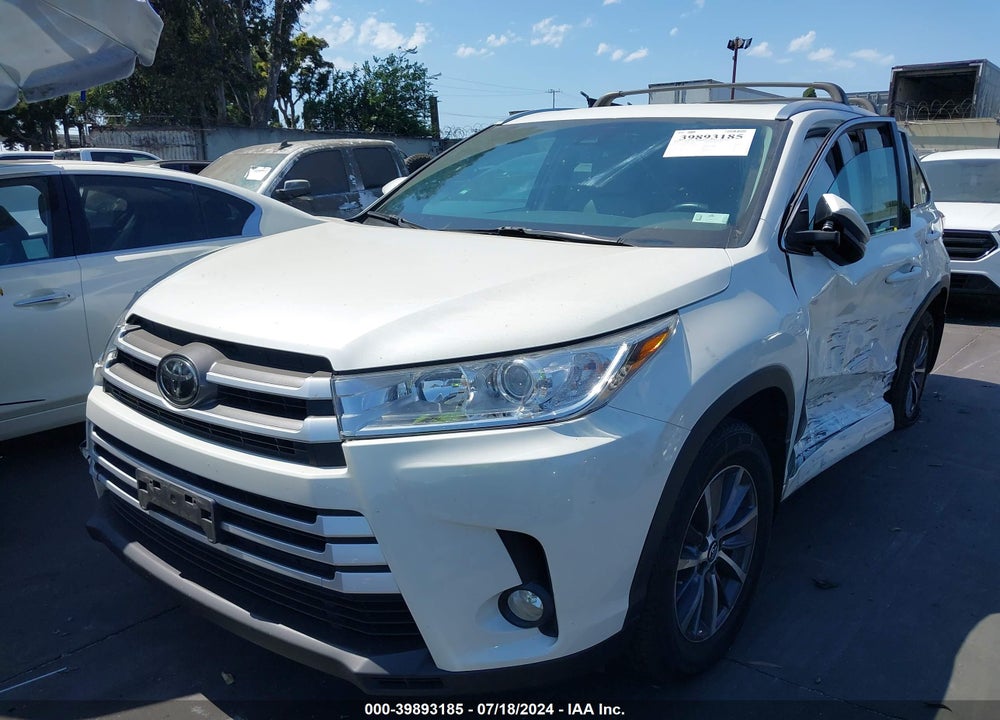 2018 TOYOTA HIGHLANDER XLE VIN: 5TDKZRFH7JS535289