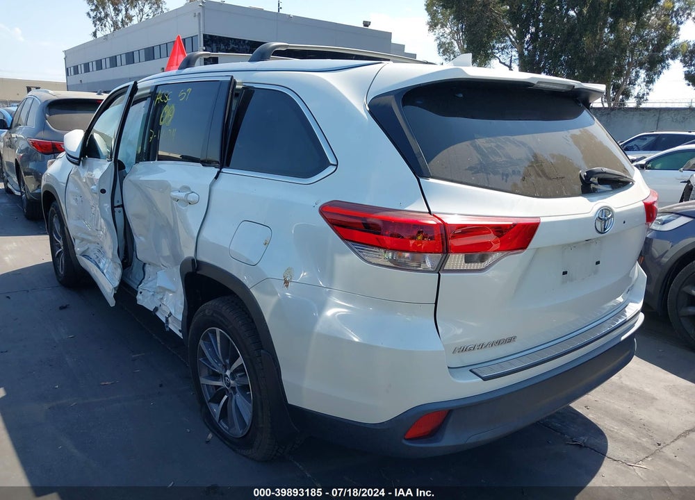 2018 TOYOTA HIGHLANDER XLE VIN: 5TDKZRFH7JS535289
