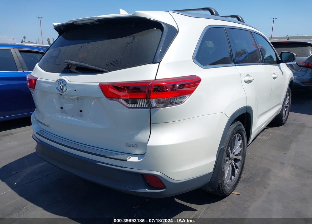 2018 TOYOTA HIGHLANDER XLE VIN: 5TDKZRFH7JS535289