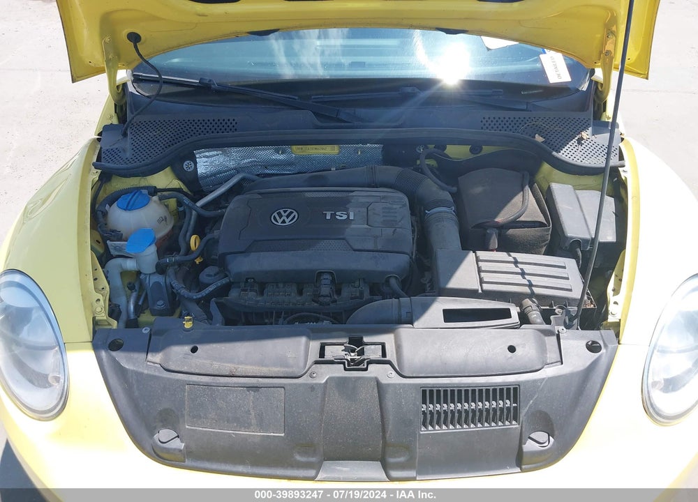 2015 VOLKSWAGEN BEETLE VIN: 3VWF17AT2FM647642