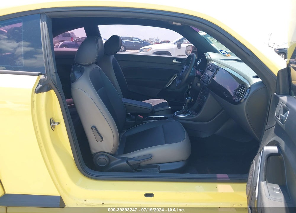 2015 VOLKSWAGEN BEETLE VIN: 3VWF17AT2FM647642