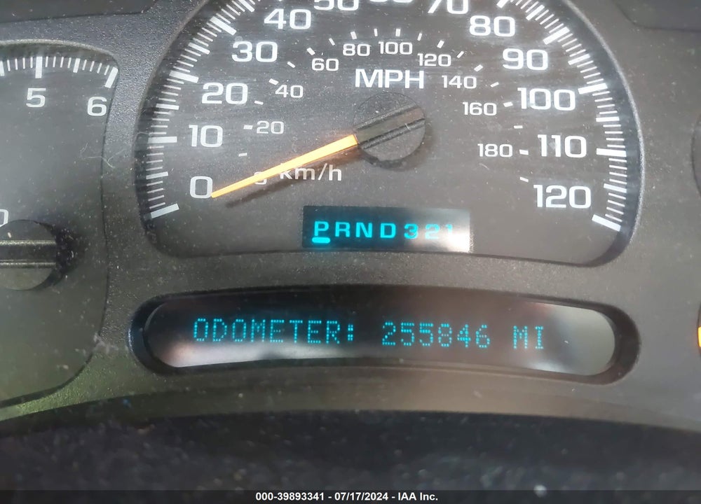 2005 CHEVROLET TAHOE LT VIN: 1GNEC13T65J123061