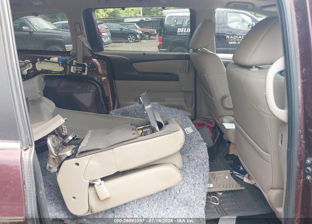 2011 HONDA ODYSSEY EX-L VIN: 5FNRL5H61BB024252