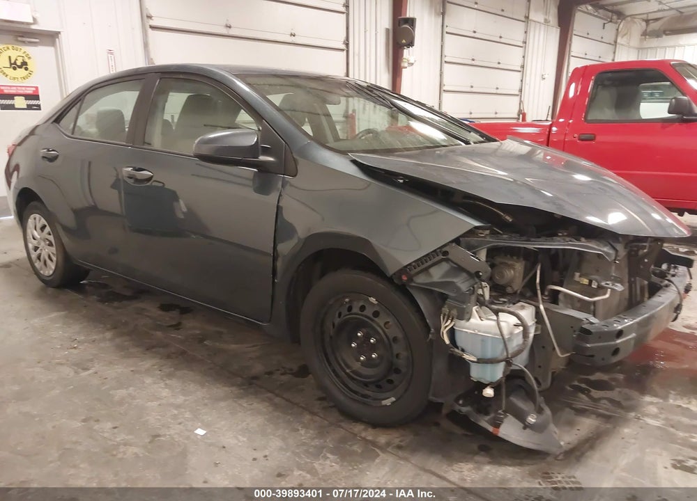 2018 TOYOTA COROLLA LE VIN: 5YFBURHEXJP782302