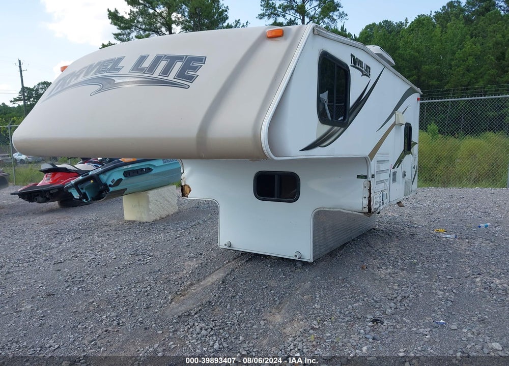 2015 TRAVEL LITE 800X VIN: A800XTL2153781