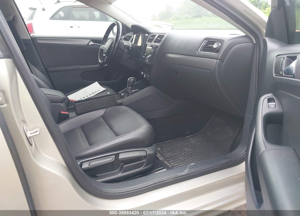 2015 VOLKSWAGEN JETTA 2.0L TDI SE VIN: 3VWLA7AJ4FM263542