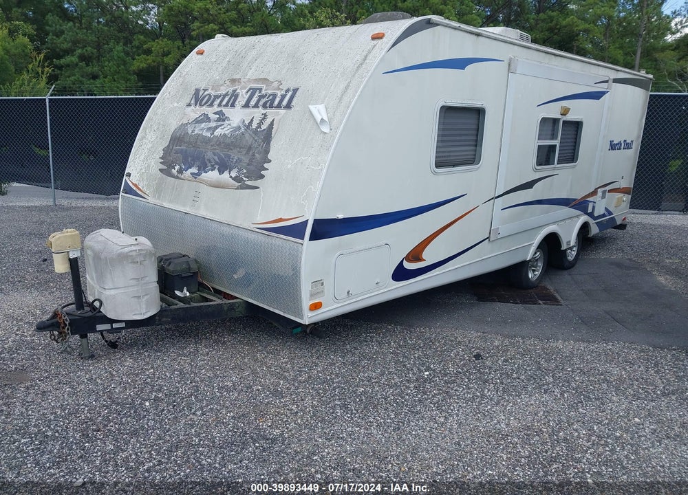 2011 HEARTLAND NORTH TRAIL VIN: 58FNB2126BE214344