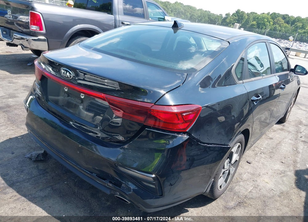2019 KIA FORTE LXS VIN: 3KPF24AD6KE132526