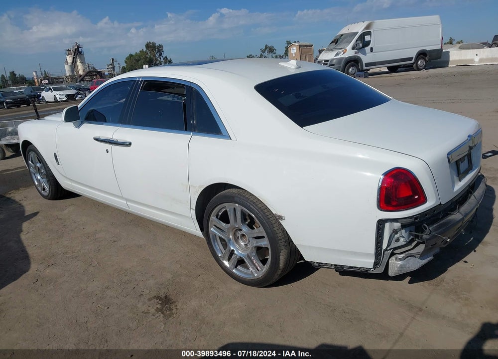 2016 ROLLS-ROYCE GHOST VIN: SCA664S55GUX53784