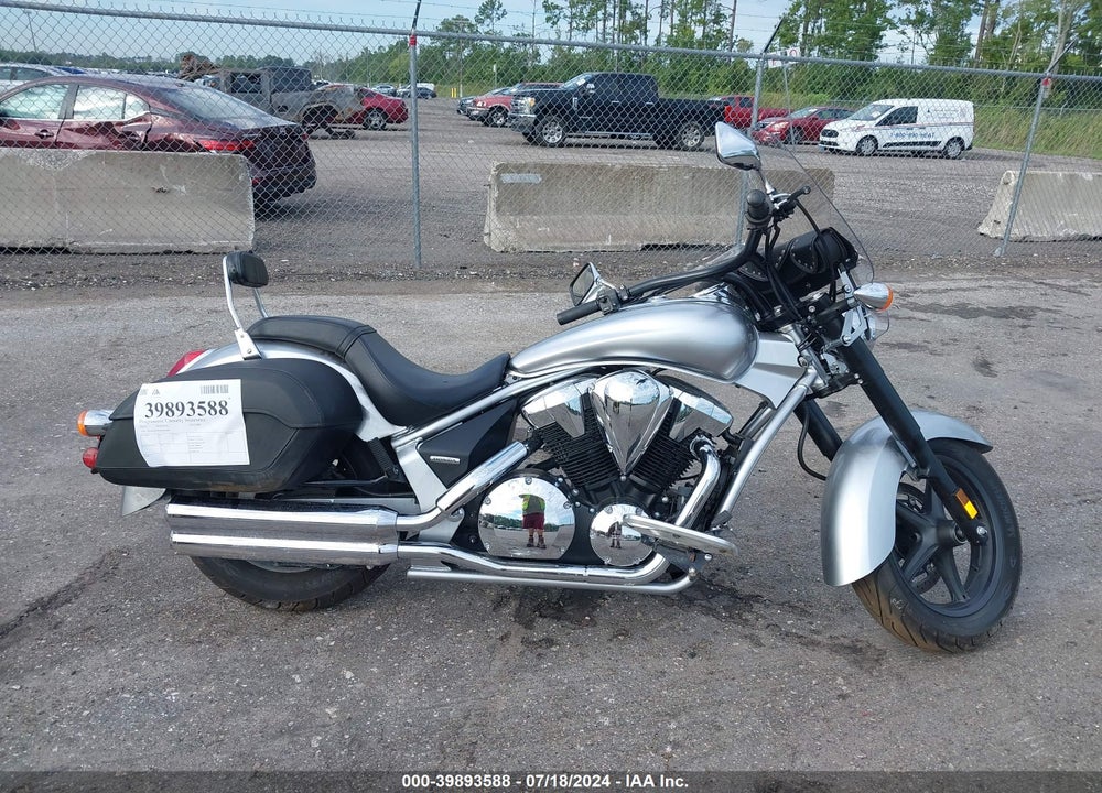 2013 HONDA VT1300 CT VIN: JH2SC6679DK300080