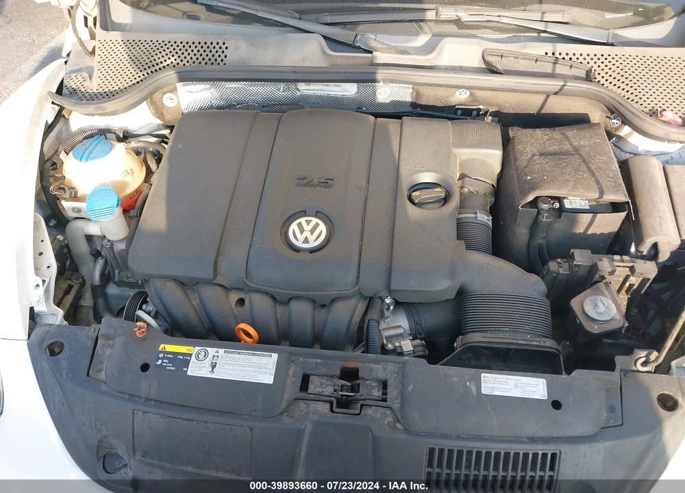 2013 VOLKSWAGEN BEETLE 2.5L VIN: 3VW5P7AT8DM812066