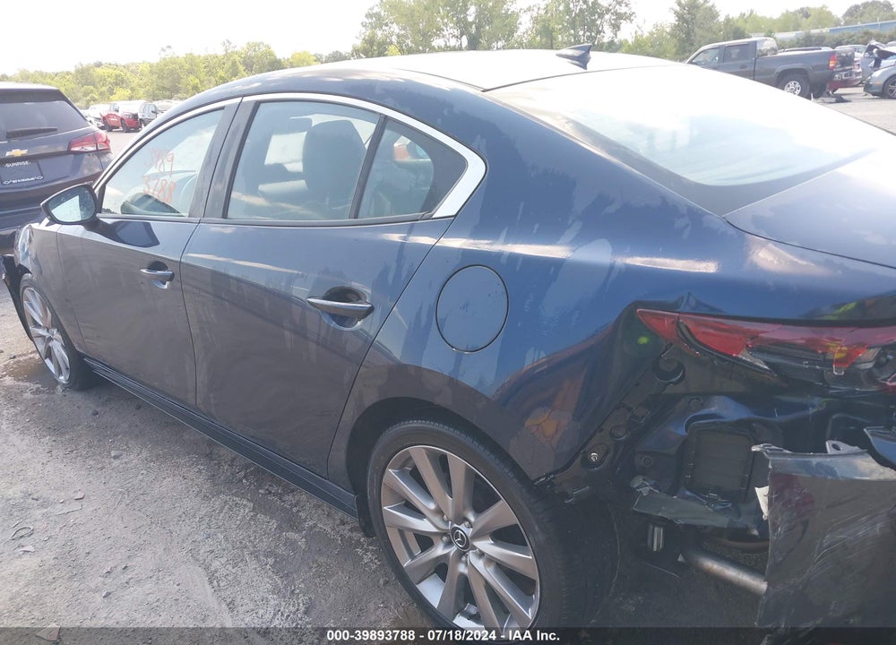 2019 MAZDA 3 PREFERRED PACKAGE VIN: JM1BPBDM9K1121085