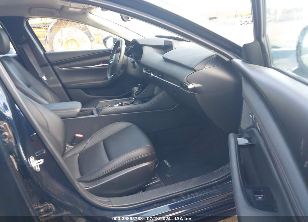 2019 MAZDA 3 PREFERRED PACKAGE VIN: JM1BPBDM9K1121085