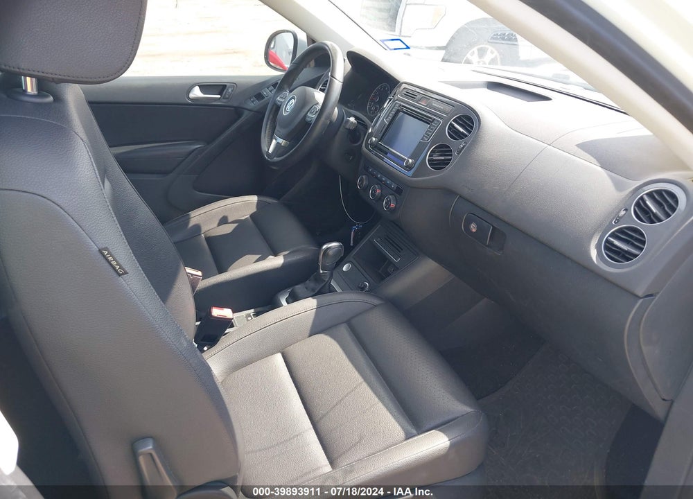 2017 VOLKSWAGEN TIGUAN 2.0T S VIN: WVGAV7AX8HW510076
