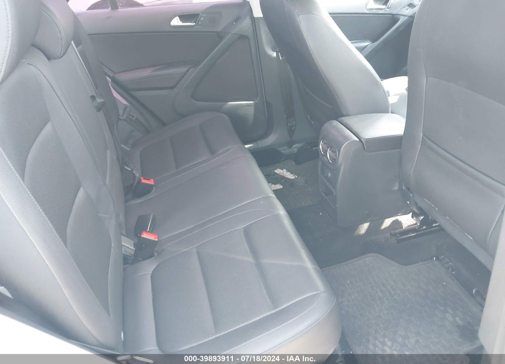 2017 VOLKSWAGEN TIGUAN 2.0T S VIN: WVGAV7AX8HW510076