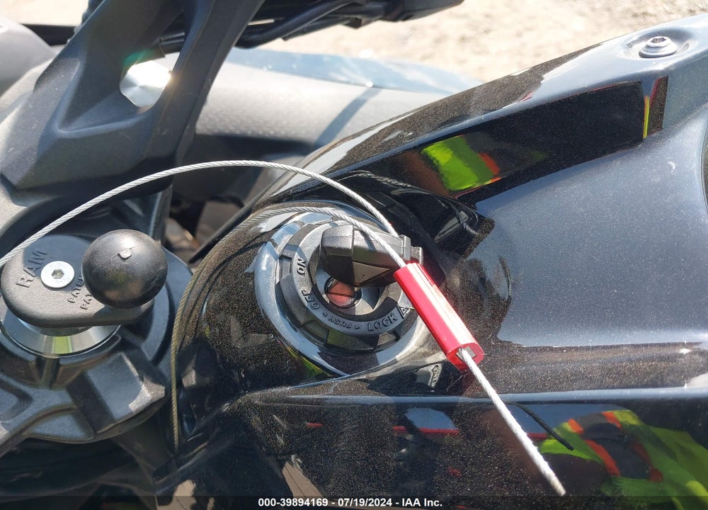 2019 KAWASAKI EX650 F VIN: JKAEXEK13KDA32843