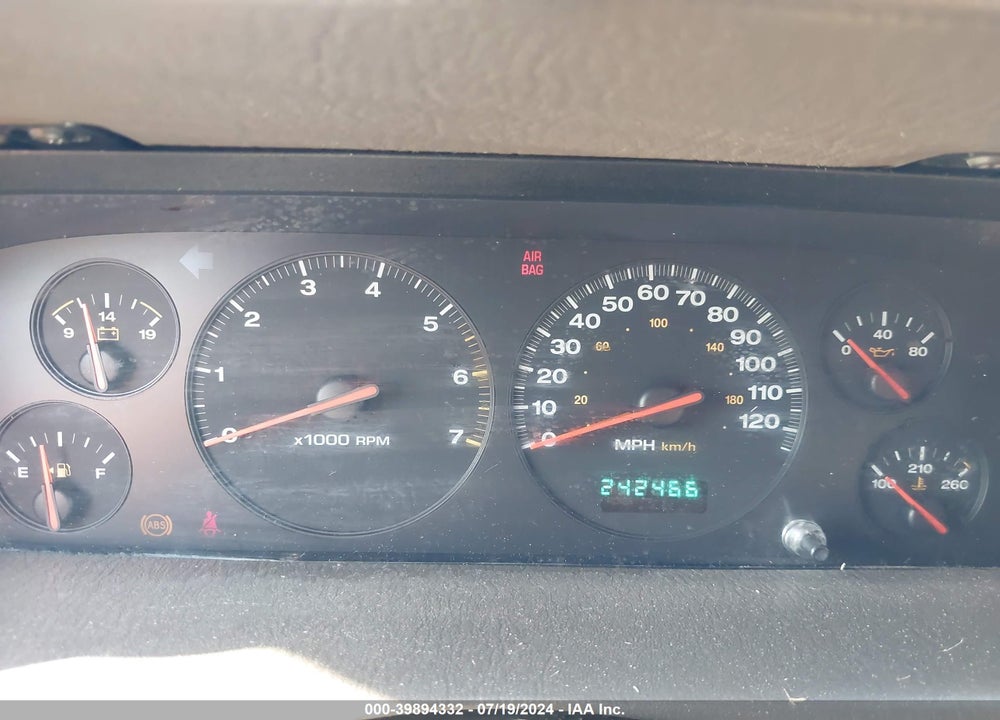 2000 JEEP GRAND CHEROKEE LIMITED VIN: 1J4GW58N8YC110759