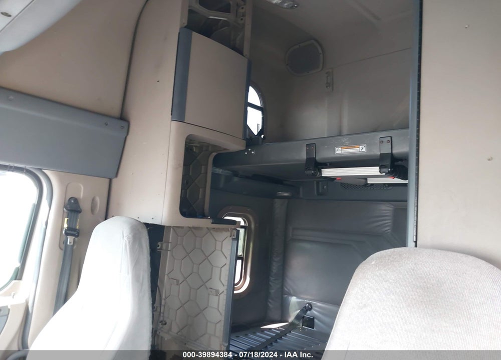 2017 FREIGHTLINER CASCADIA 125 VIN: 3AKJGLDR3HSHT2370