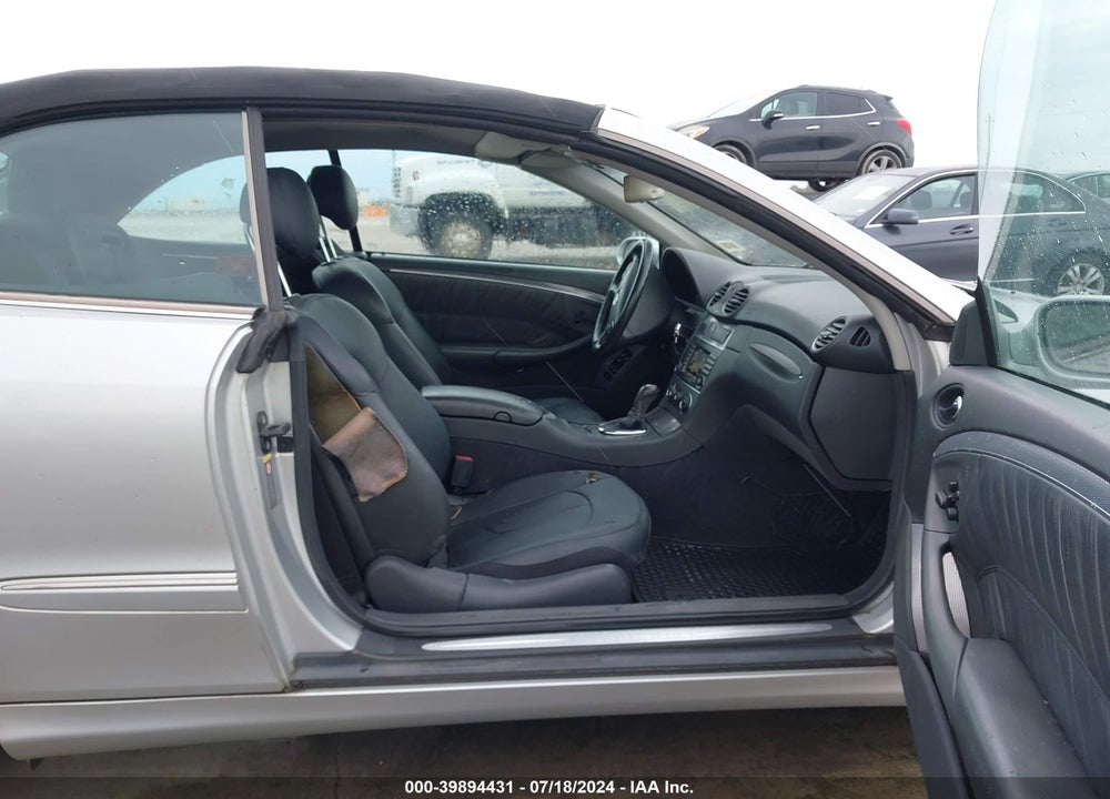 2005 MERCEDES-BENZ CLK 320 VIN: WDBTK65J95F130387