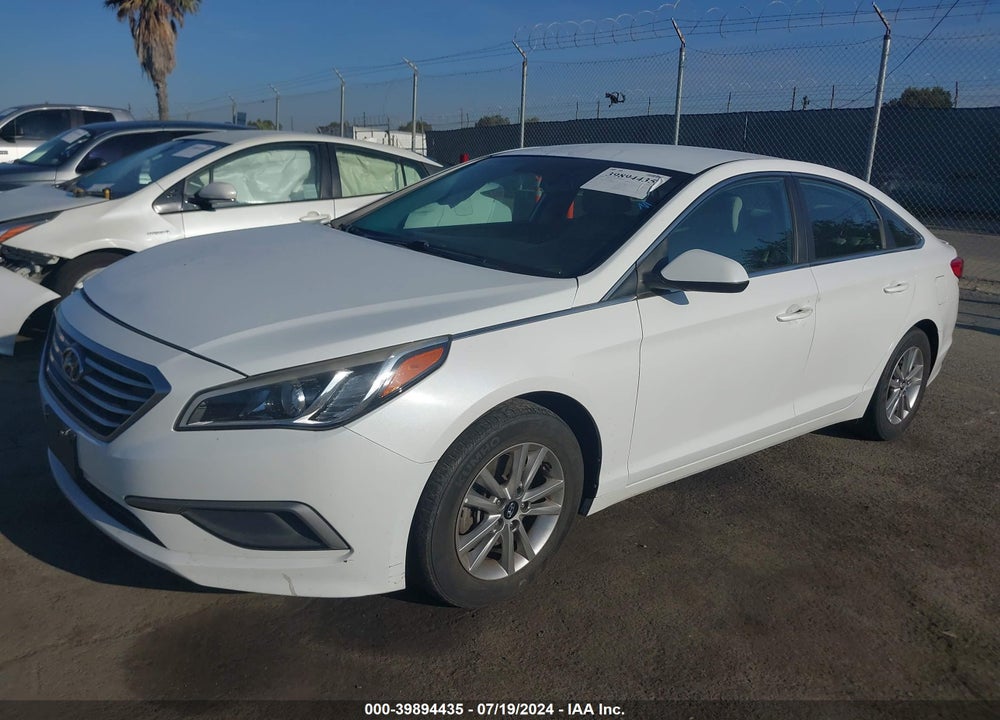 2016 HYUNDAI SONATA SE VIN: 5NPE24AF8GH376680
