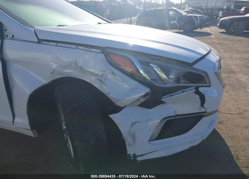 2016 HYUNDAI SONATA SE VIN: 5NPE24AF8GH376680