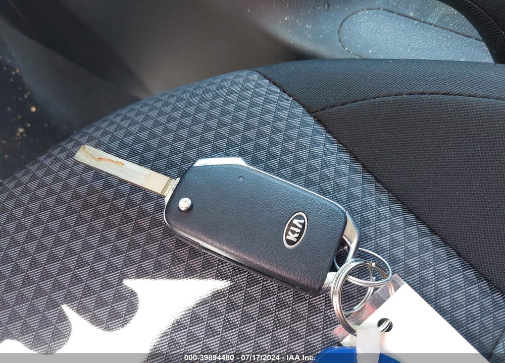 2021 KIA SOUL LX VIN: KNDJ23AUXM7139745