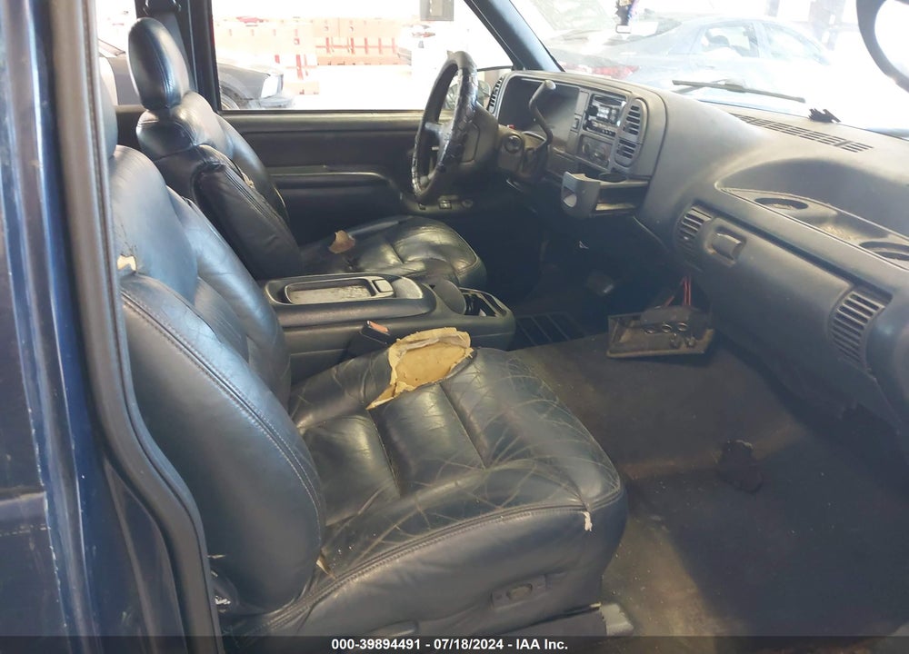 1995 CHEVROLET GMT-400 C1500 VIN: 2GCEC19K1S1260843