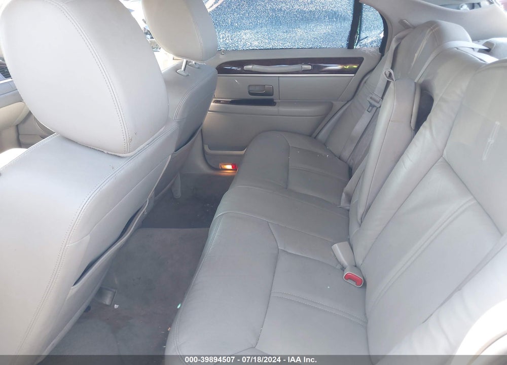 2011 LINCOLN TOWN CAR SIGNATURE LIMITED VIN: 2LNBL8CV5BX760964