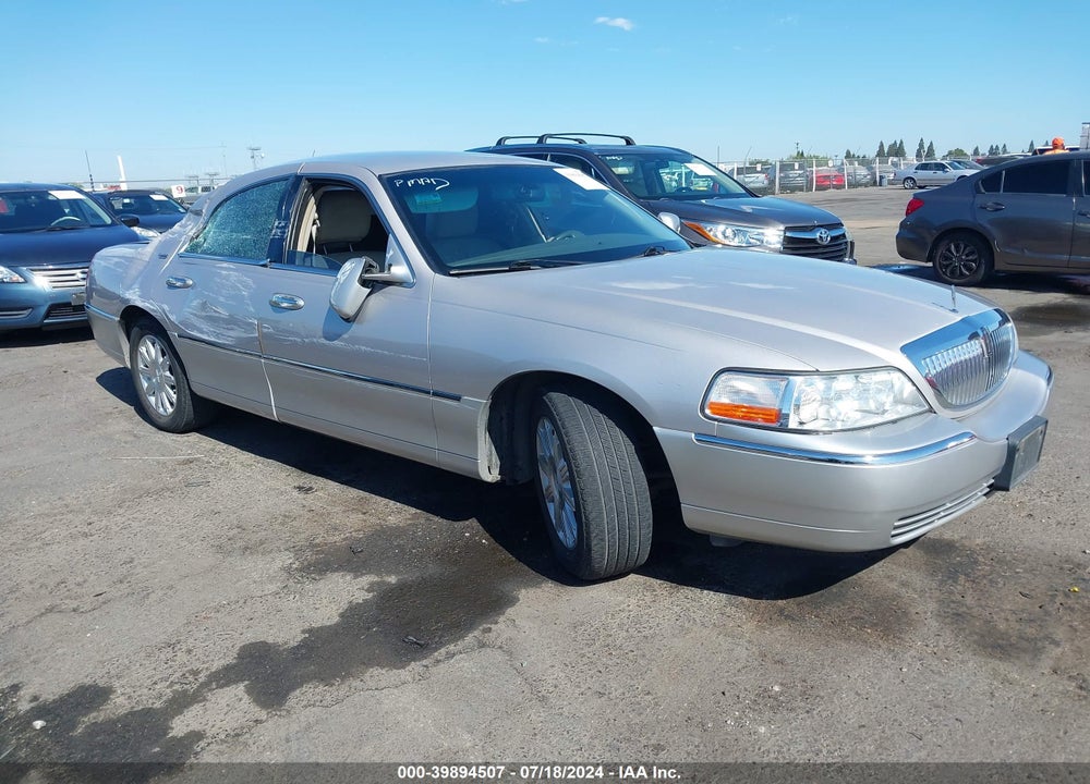 2011 LINCOLN TOWN CAR SIGNATURE LIMITED VIN: 2LNBL8CV5BX760964