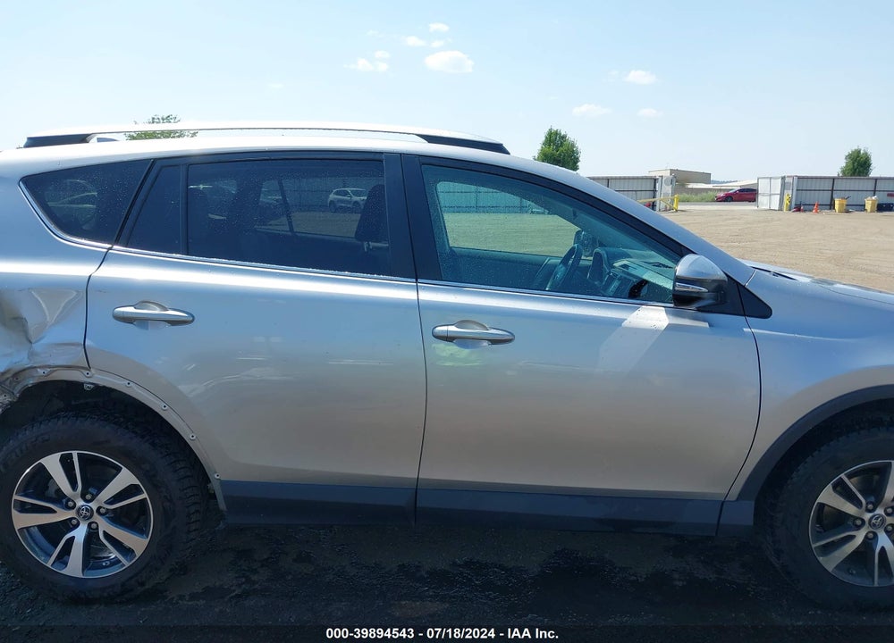 2016 TOYOTA RAV4 XLE VIN: 2T3RFREV2GW434733