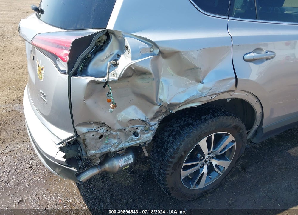 2016 TOYOTA RAV4 XLE VIN: 2T3RFREV2GW434733