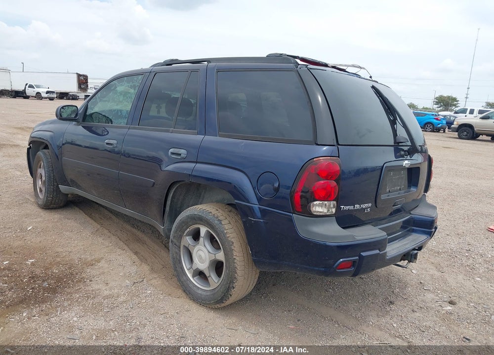 2007 CHEVROLET TRAILBLAZER LS VIN: 1GNDS13S172300585