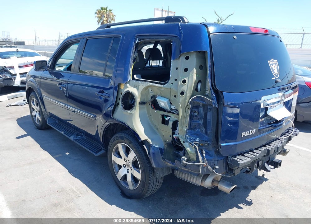 2015 HONDA PILOT TOURING VIN: 5FNYF3H98FB013546