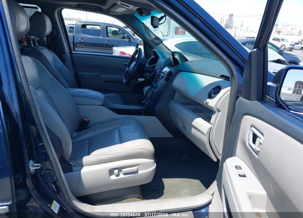 2015 HONDA PILOT TOURING VIN: 5FNYF3H98FB013546