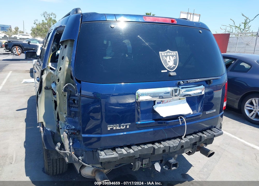2015 HONDA PILOT TOURING VIN: 5FNYF3H98FB013546