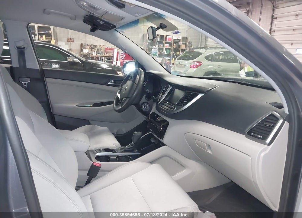 2018 HYUNDAI TUCSON SEL VIN: KM8J3CA45JU660491