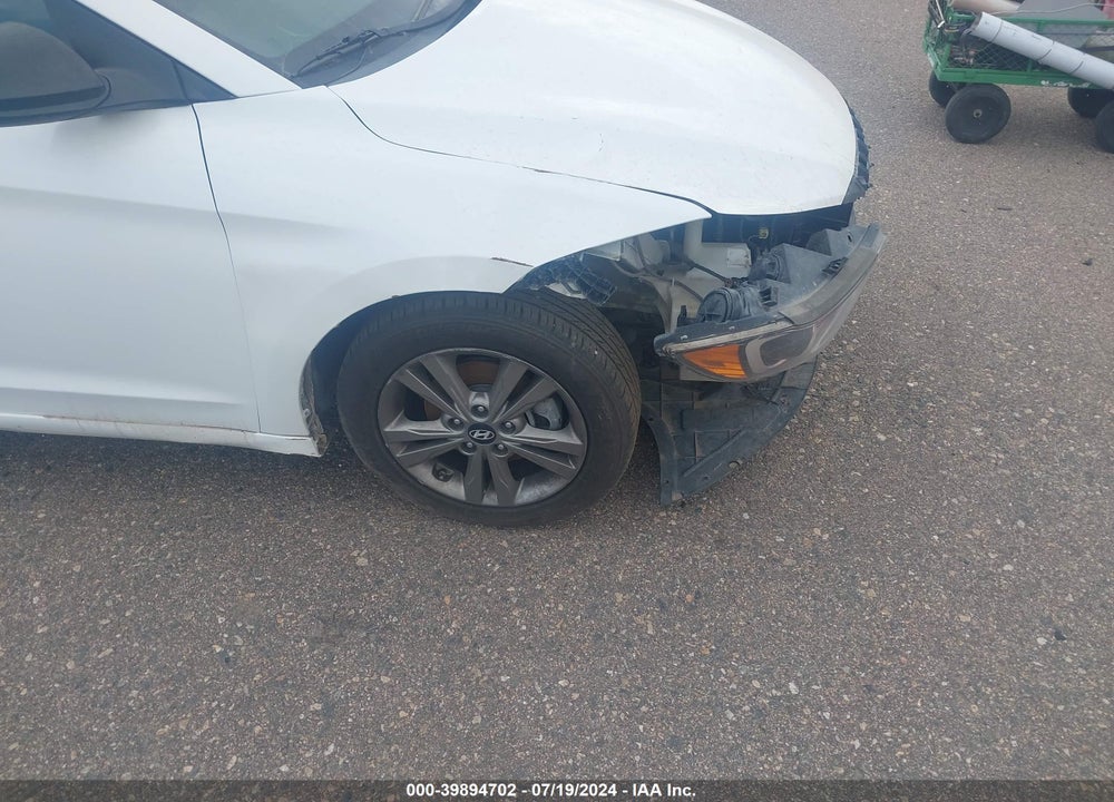 2018 HYUNDAI ELANTRA SEL VIN: 5NPD84LF2JH348601