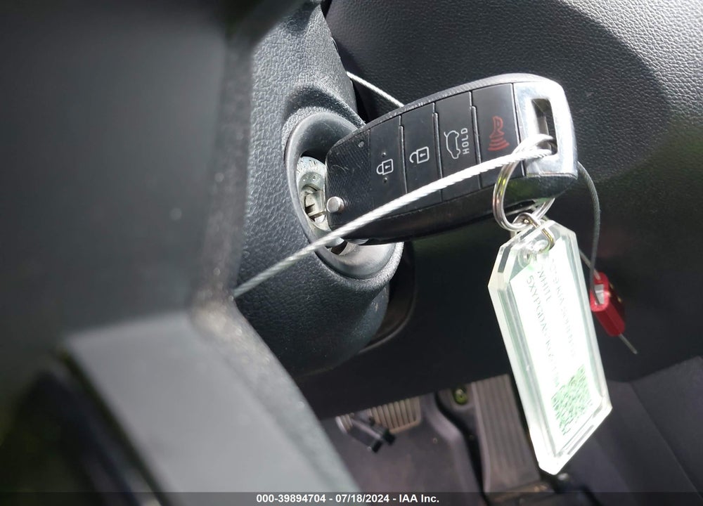2019 KIA SORENTO 3.3L LX VIN: 5XYPGDA57KG571784