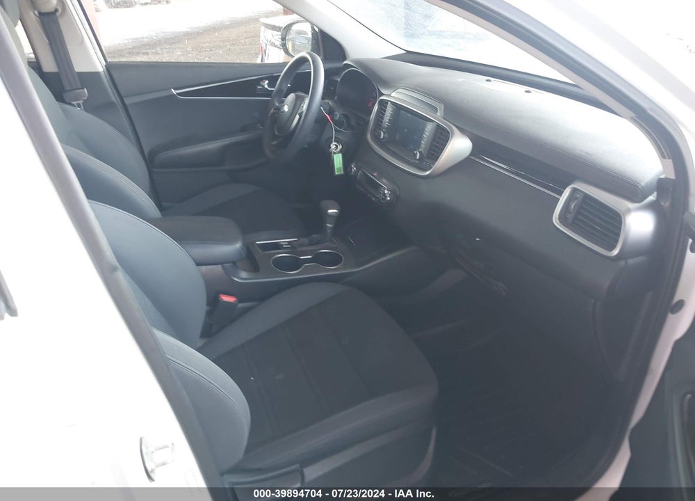 2019 KIA SORENTO 3.3L LX VIN: 5XYPGDA57KG571784