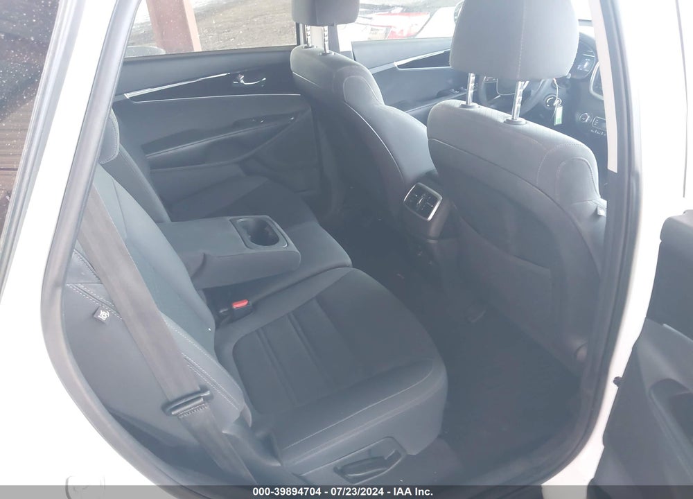 2019 KIA SORENTO 3.3L LX VIN: 5XYPGDA57KG571784