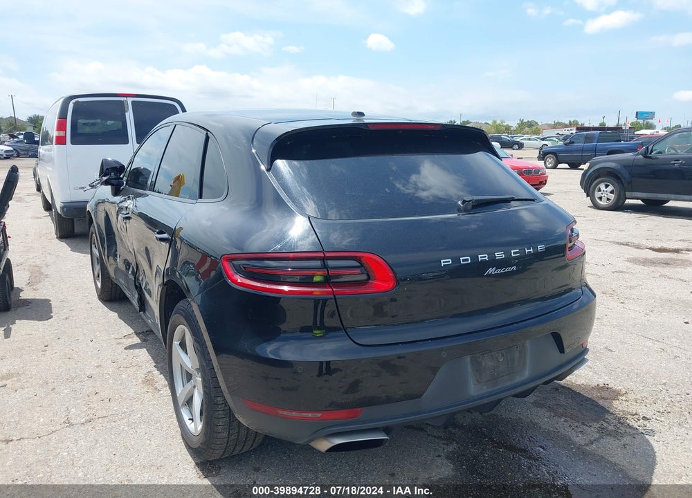 2017 PORSCHE MACAN VIN: WP1AA2A50HLB81391