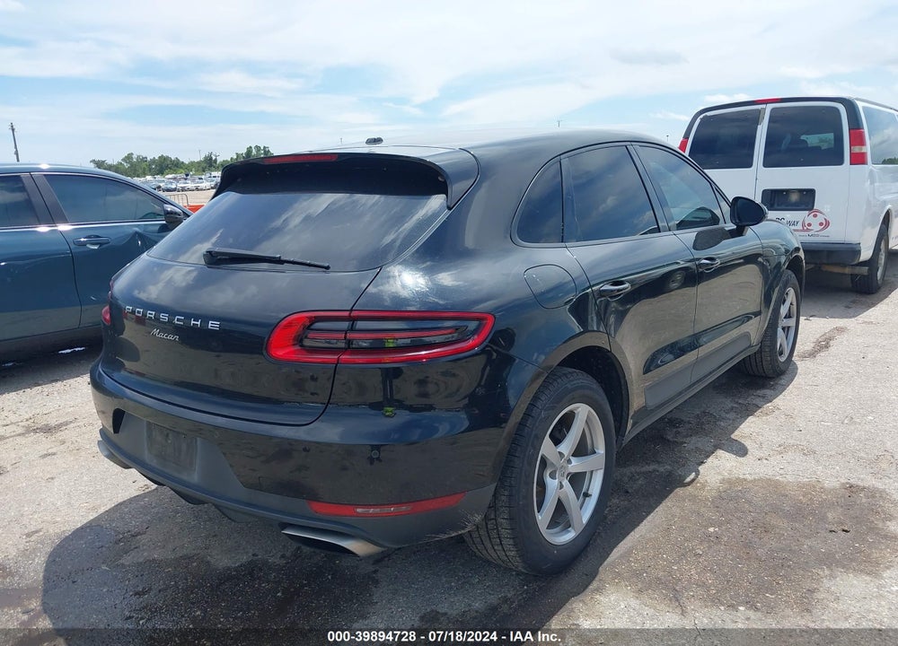 2017 PORSCHE MACAN VIN: WP1AA2A50HLB81391