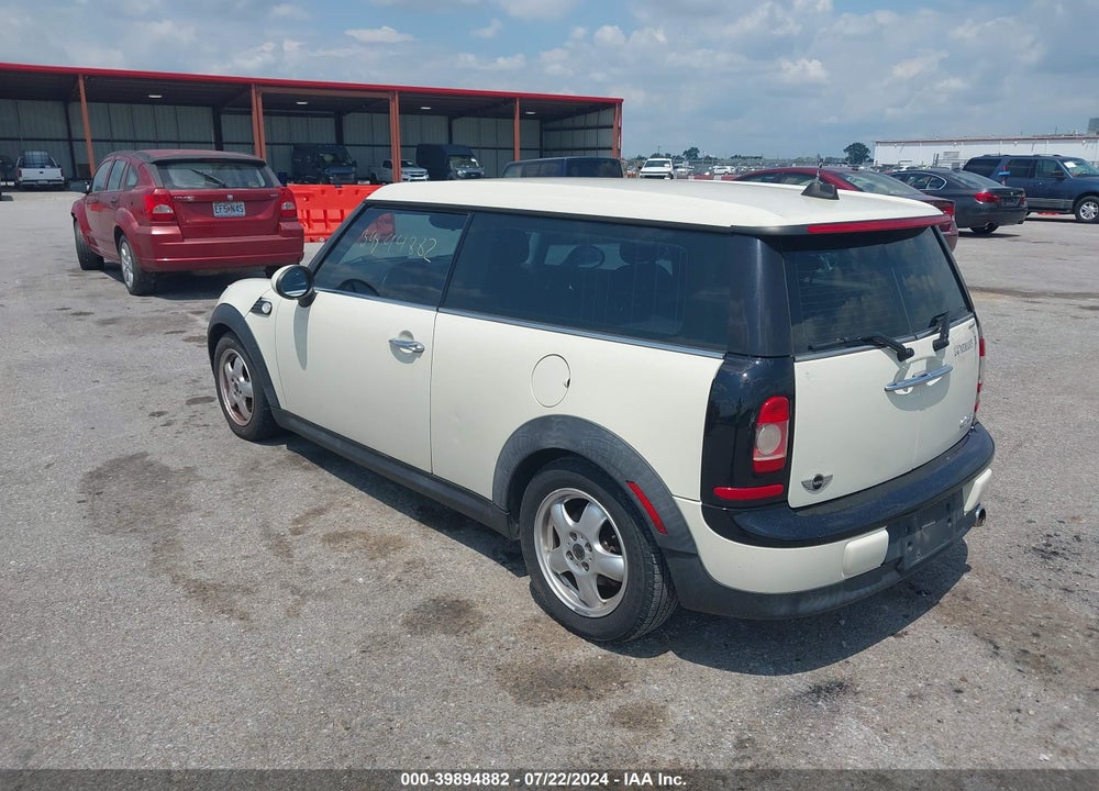 2008 MINI COOPER CLUBMAN VIN: WMWML33528TN68422
