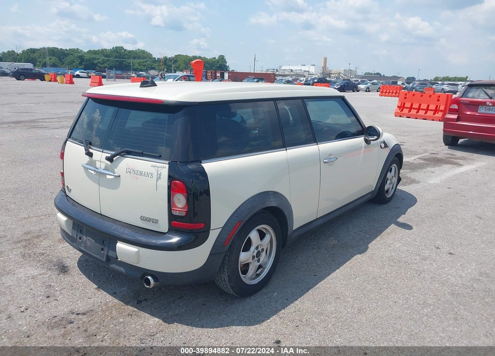 2008 MINI COOPER CLUBMAN VIN: WMWML33528TN68422