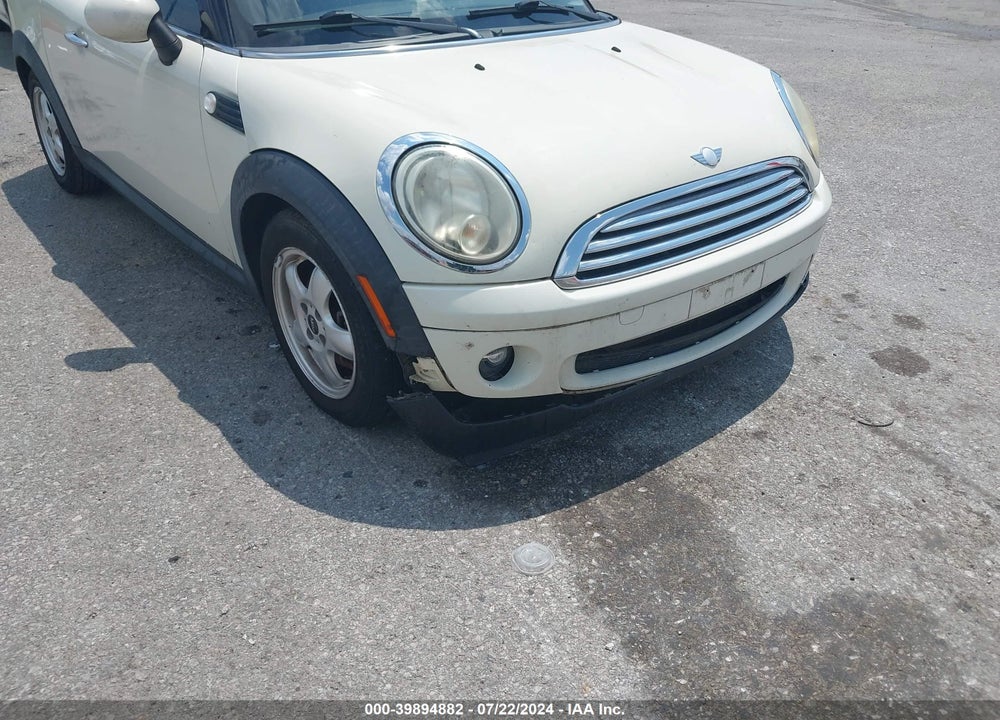 2008 MINI COOPER CLUBMAN VIN: WMWML33528TN68422
