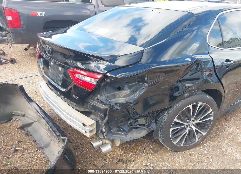 2018 TOYOTA CAMRY SE VIN: 4T1B11HK5JU672708